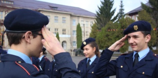 Elevii vasluieni pot alege o carieră militară