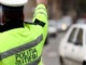 Tânăr fără permis, pe un moped neînmatriculat, oprit în trafic de polițiștii rutieri