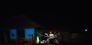 Un bărbat din Zorleni și-a dat foc casei cu soția și fiul înauntru