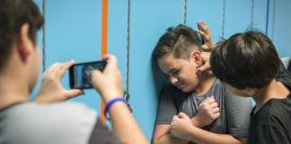 Cazurile de violență și bullying în școli au scăzut considerabil