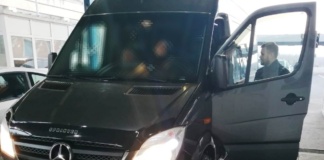 Conducea un ansamblu rutier fără să deţină un permis valabil
