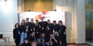 Echipa Liceului „Mihai Eminescu” Bârlad, calificată la Campionatul Național de Robotică București