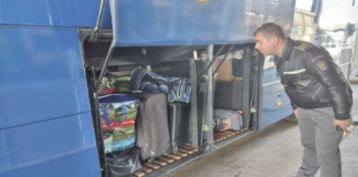 Ţigări ascunse şi nedeclarate, în valoare de peste 13.000 lei,