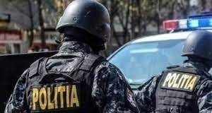 Bârlădean ridicat de mascați pentru înșelăciune: vindea mașini fictive!