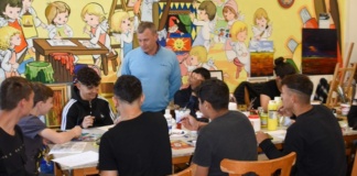 Atelier de pictură icoane, la Complexul de Servicii Comunitare „Neculai Roşca Codreanu” Bârlad
