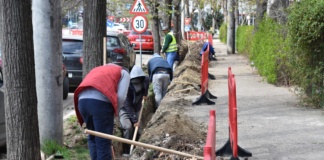 Bârlad: Investiția modernizării iluminatului public a intrat în etapa îngropării cablurilor