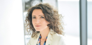 Studiu Deloitte: majoritatea femeilor care lucrează resimt un nivel tot mai mare de stres, multe se simt epuizate și plănuiesc să demisioneze