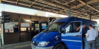 Conducea un ansamblu rutier, fără să deţină permis de conducere valabil pentru asta