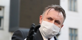Liberalul Nelu Tătaru, fostul ministru al Sănătății, nu exclude reintroducerea măsurii purtării măștii în spațiile închise