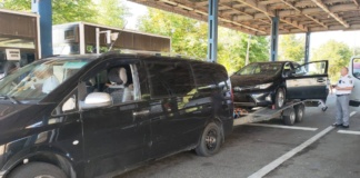 Conducea un ansamblu rutier, fără să deţină permis de conducere valabil pentru acesta