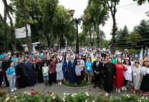 Peste 550 de tineri vasluieni vor participa sâmbătă la Întâlnirea Tinerilor Ortodocși Vaslui Astfel de manifestări au avut loc și în județul Vaslui, organizate sub egida Episcopiei Hușilor