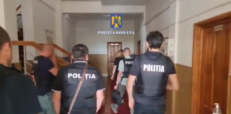 Percheziții ale polițiștilor vasluieni la persoane suspectate de abuz în serviciu, fals intelectual și uz de fals