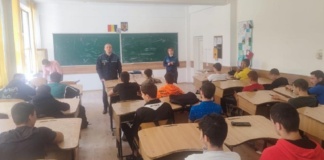 „Azi absent – Mâine delicvent. Responsabilizează-te!”. Campanie de informare a polițiștilor adresată liceenilor