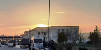 A încercat să treacă granița la volanul unui ansamblu rutier, deși nu avea permis de conducere valabil