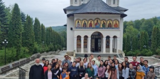 Voluntarii Asociației Tinerilor Ortodocși Vaslui, excursie gratuită în Neamț și Bucovina