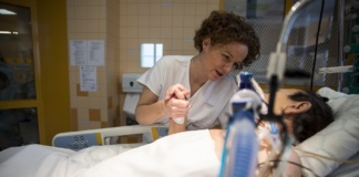 Documentarul „Terapie intensivă”, proiectat la Bârlad