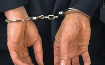 Bărbat din Vaslui reținut de polițiști după ce a ignorat ordinul de protecție și s-a dus la fosta concubină