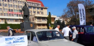 Peste 50 de mașini de epocă Dacia, în centrul municipiului Vaslui
