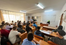 Mesajul polițiștilor vasluieni, la începutul noului an școlar: „Pentru noi, siguranța elevilor începe înainte de a intra pe poarta școlii”