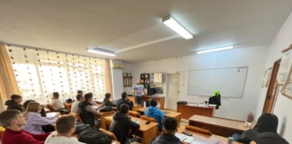 Mesajul polițiștilor vasluieni, la începutul noului an școlar: „Pentru noi, siguranța elevilor începe înainte de a intra pe poarta școlii”