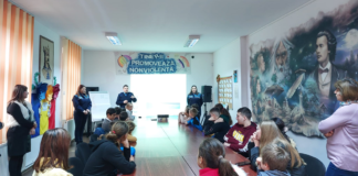 Peste 100 de elevi au participat la activități preventive ale jandarmilor și polițiștilor