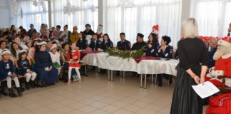 Polițiștii au fost Moș Crăciun pentru copiii de la Centrul Școlar pentru Educație Incluzivă Negrești