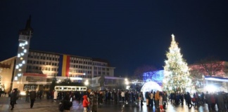 Cât plătește Primăria Vaslui pentru luminițele de Sărbători, în comparație cu alte orașe