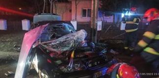 Accident cu o victimă încarcerată, noaptea trecută, la Bârlad