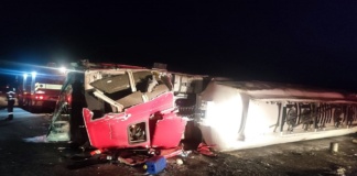 Autocisternă cu 26 de tone de motorină, răsturnată la Valea Grecului