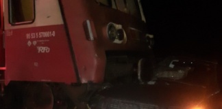 Accident între un tren privat și un autoturism la trecerea la nivel cu calea ferată