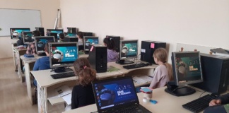 Organizația Ateliere Fără Frontiere a dotat șase laboratoare de informatică din județ