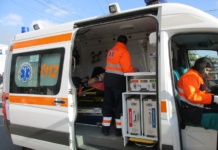 Copil de 8 ani transportat la spital după ce o poartă de fotbal s-a răsturnat peste el la Dragomirești