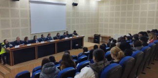 Polițiștii vasluieni au sărbătorit alături de liceeni Ziua Poliției Române