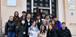 Elevii și liceenii bârlădeni, invitați să se înscrie în Clubul Impact