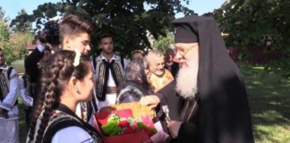 „Biserica ne este mamă”. Copiii săraci din Negrești mulțumesc pentru ajutor