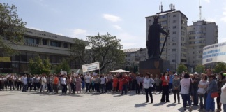 Protestul dascălilor continuă: cei din Bârlad și Huși merg la București
