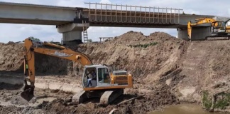 Oficialii DRDP Iași: „Circa 90 de utilaje și autobasculante pe șantierul Variantei Ocolitoare Bârlad”