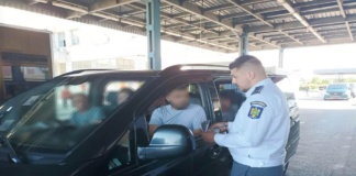 Polițiștii de frontieră avertizează că transportul de documente false se sancționează penal