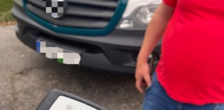 Șoferul unui microbuz care ducea în excursie 13 copii, prins beat la volan