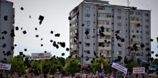 Peste 1.000 de liceeni de clasa a XII-a au sărbătorit Ziua Absolventului