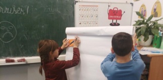 Peste 150 de copii din județul Vaslui cu părinții plecați la muncă în străinătate au beneficiat de ateliere de consiliere în carieră și orientare vocațională