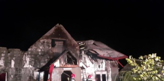 O nouă „modă” la Vaslui: te superi pe viață și îți dai foc la casă
