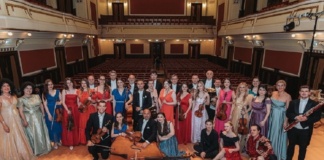 Decorată de primul ministru al Malaeziei, Orchestra Operei Vox, revine în ţară pentru Regalul Vienez și va concerta la Vaslui și Bârlad