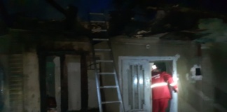 Incendiu la o casă din Zorleni, pompierii s-au luptat o oră și jumătate cu flăcările