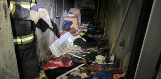 Incendiu la un bloc din Bârlad noaptea trecută, peste 100 de locatari evacuați