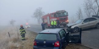 Două autoturisme s-au lovit frontal la Bumbăta: un cuplu, sot și soție, grav răniți