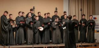 Grupul Psaltic al Seminarului Ortodox din Huși a câștigat concursul liceelor teologice din Moldova