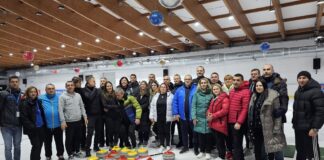 Profesorii vasluieni, vicecampioni regionali la curling