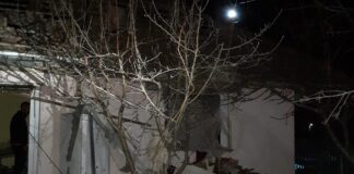 Prinși sunt dărâmături în propria casă după o explozie