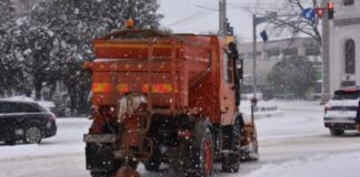 Ninsoarea abundentă a îngreunat munca drumarilor bârlădeni